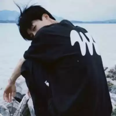 仰映容